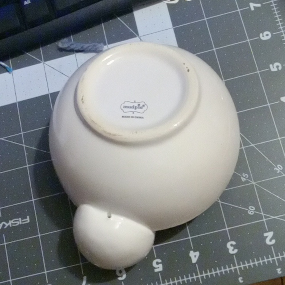 White Ceramic Bowl with Apple - Picture 4 of 4